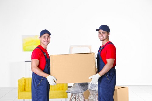Secure short-term storage units in Aldgate for temporary use